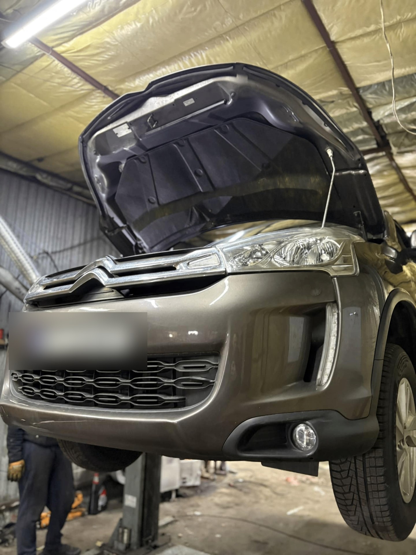 Citroen na podnośniku - Fast Garage Płock